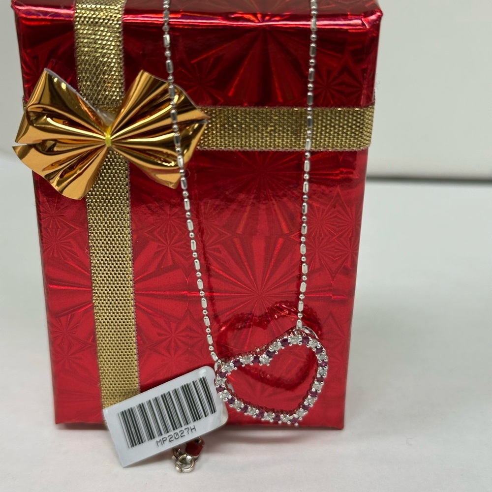 Elegant Silver Heart Necklace